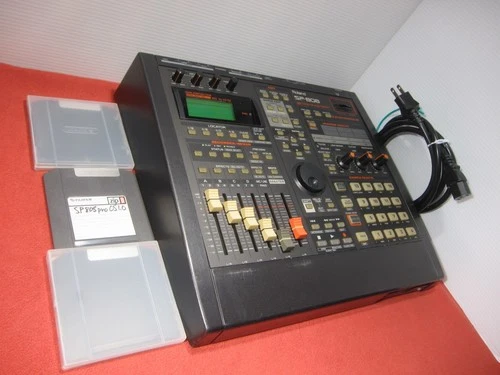 Roland SP-808 Groove Sampling Machine Recorder Groove Box Tested w/ 3 zip discs