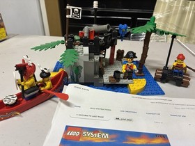 Vintage LEGO set 1788 Pirates Treasure Chest Near Complete