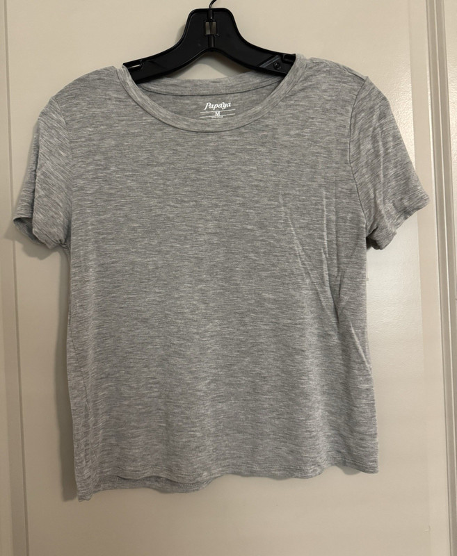 Papaya Women’s Gray Solid Round Neck Short Sleeve Stretch Jersey Tee M