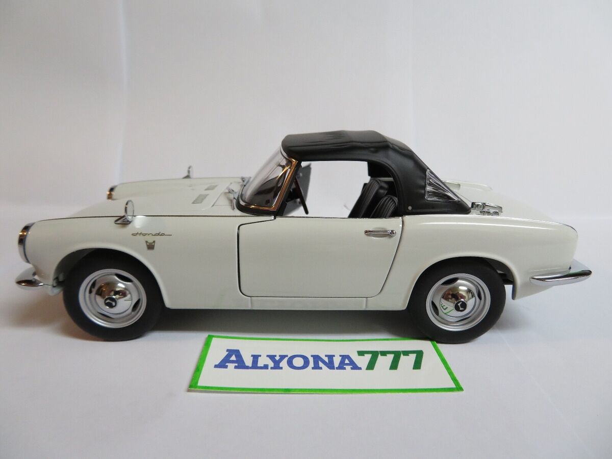 AUTOart Millennium 1/18 HONDA S800 Roadster 1966 White DIECAST CAR