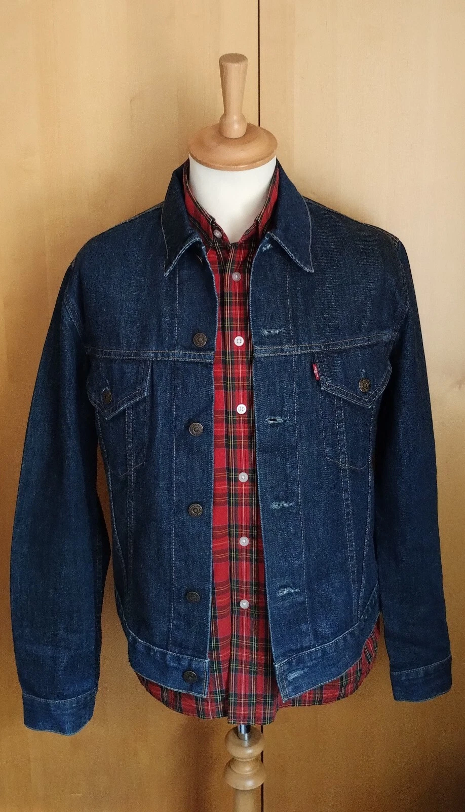 VINTAGE LEVIS 70500 MEDIUM LARGE DARKWASH BLUE DENIM TRUCKER SLIM FIT JACKET
Opens in a new window o