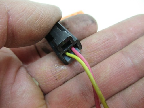 WIRE PLUG END OFF CLUTCH PEDAL SWITCH 5 SPEED MANUAL TRANSMISSION for COBALT SS - Picture 5 of 6