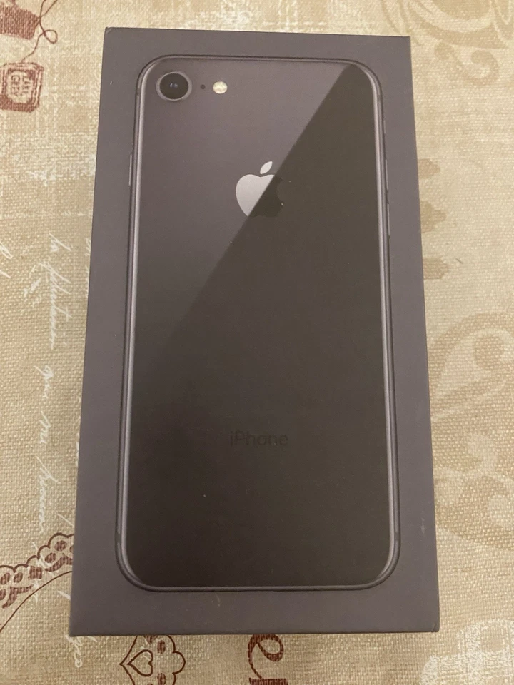 Apple iPhone 8 - 64GB - Grigio Siderale (Sbloccato) - Immagine 2 di 4