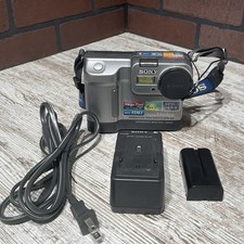 Sony Mavica MVC-FD83 1MP Digital Camera W/ Battery Charger Vintage 1990 s