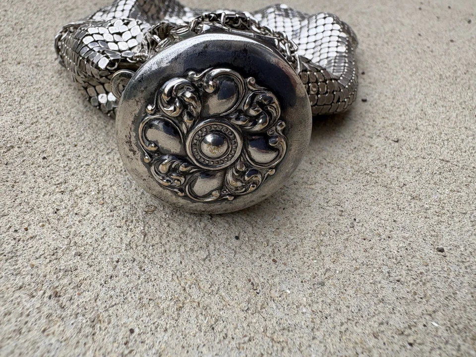 Bolso Cartera Acordeón Puerta Malla Ampliable Plateado Whiting & Davis Años 20 De Colección Foto 2 de 4