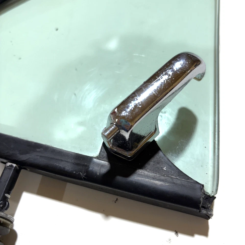 1973-1979 Ford F-Series vent glass (RH) passenger-side wing window (OEM) - Image 4 of 4