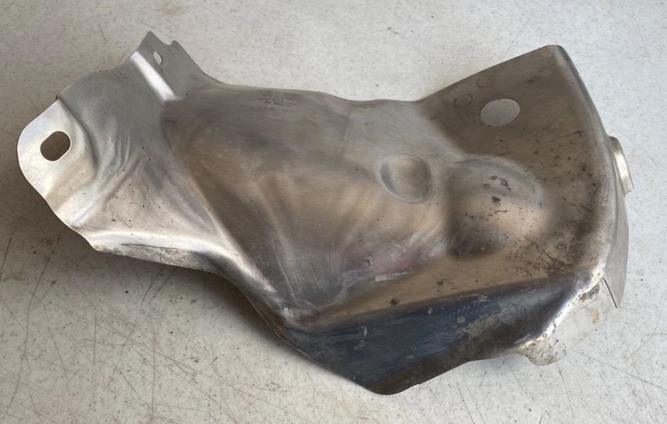 Protector térmico de cremallera de dirección para Audi A6 C6 2005-2011 OEM #4F0422703 Foto 2 de 4