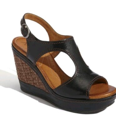 naya wedge sandals