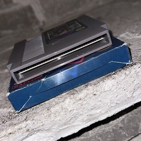 Nintendo NES Trojan gioco a 5 viti in scatola nera con scheda appendiabiti testato