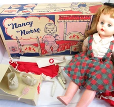 Deluxe Reading Suzy Smart 20" Doll & Nancy Nurse Box 1963 Vintage Toy