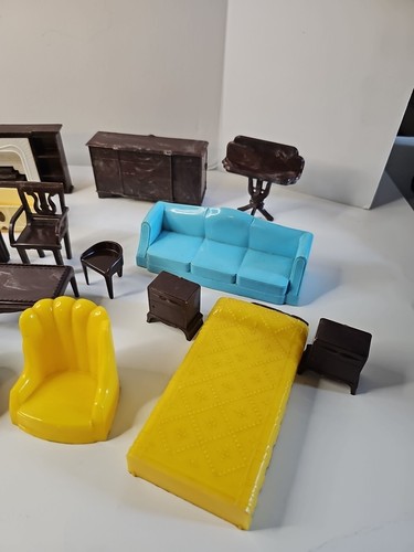 VTG Dollhouse Furniture 22-pc Lot Plasco 50s 60s Marx Mansion Blue Yellow Brown - Picture 4 of 17