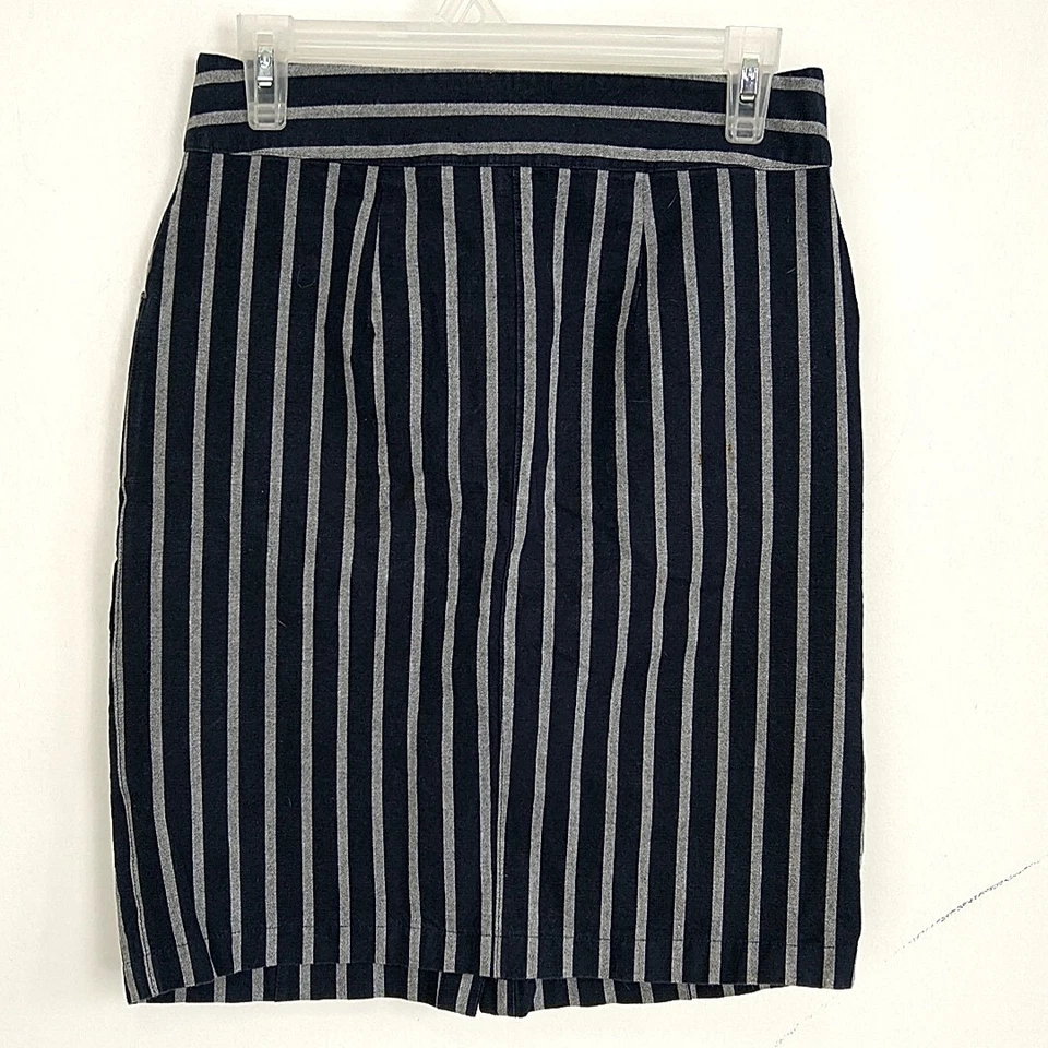 Lápiz Lily White para mujer talla M falda azul rayas abotonadas hasta la rodilla Foto 4 de 4