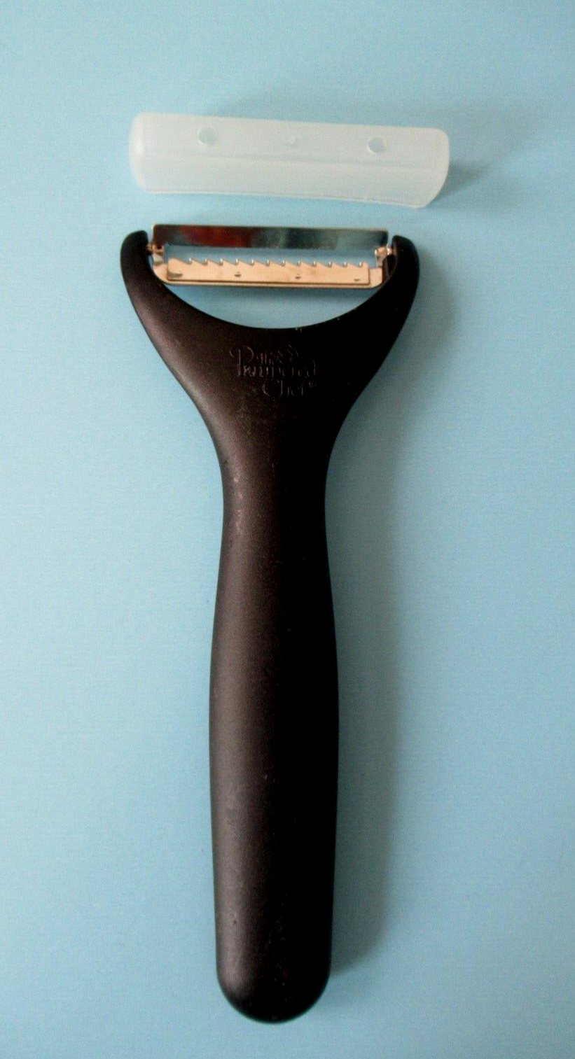 Pampered Chef Julienne Peeler 1115 Serrated Soft Grip Handle Blade