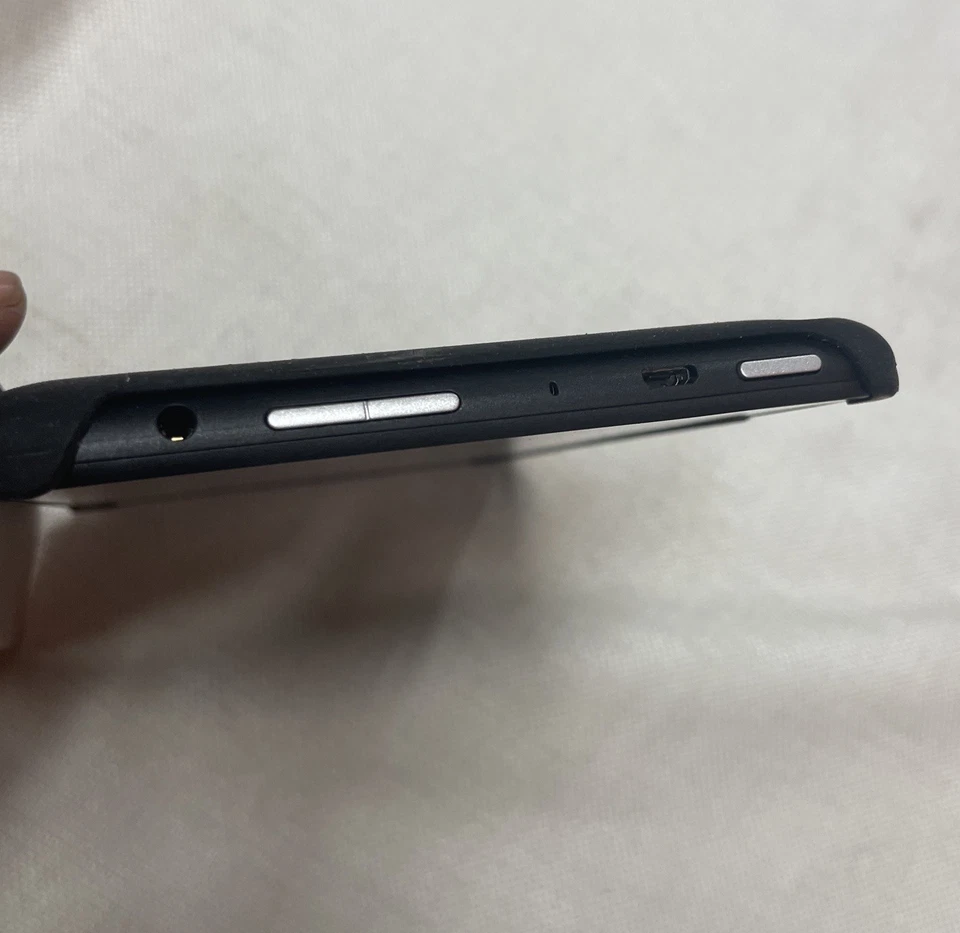 Amazon Fire (5th Generation) 8GB, Quad—Core, Alexa Enabled, Wi-Fi, Tablet  Black - Image 3 of 4