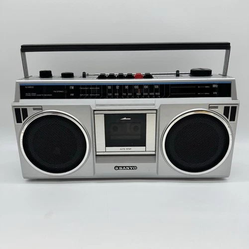 Vintage 1980's SANYO M9802 Retro Radio Cassette Classic Boombox AC & Battery