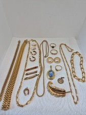 Lot de bijoux , anciens et vintage en Plaqué Or 
