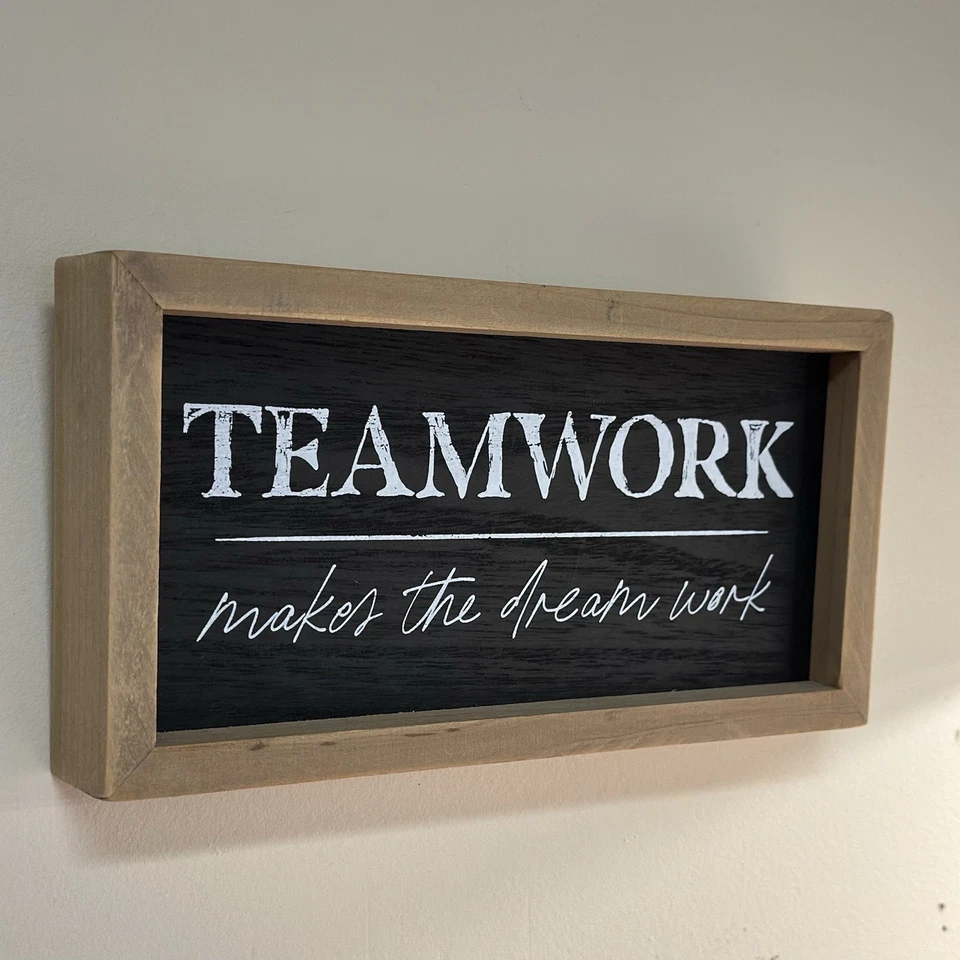 Pequeño letrero de madera blanco y negro de trabajo en equipo de Hobby Lobby usado en excelente estado Foto 2 de 4