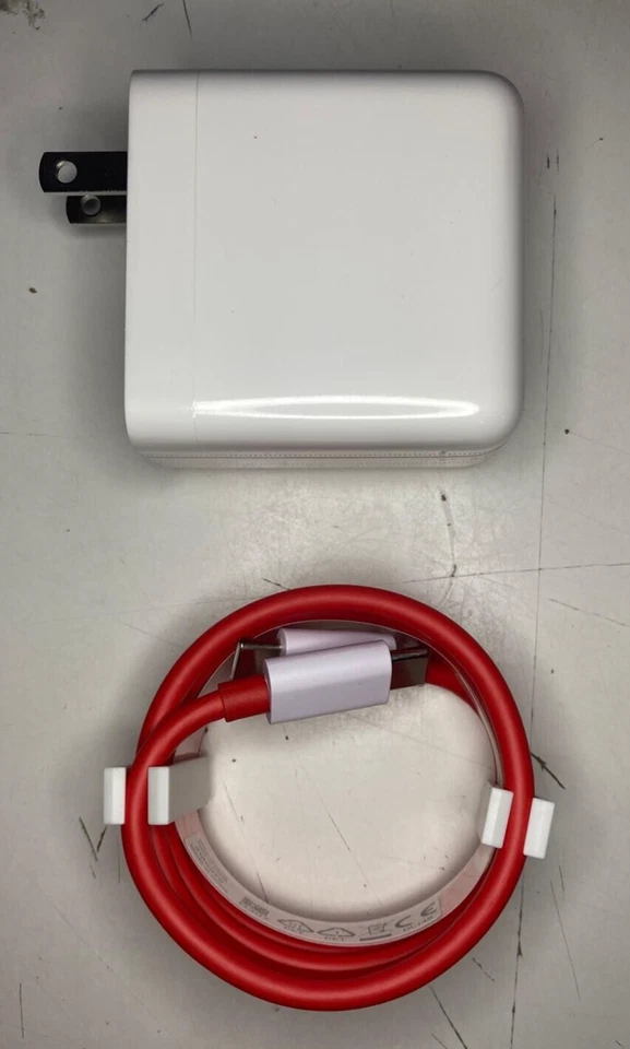 OnePlus Warp wall Charger and Cable, 65W Warp Charger with USB-C to USB-C Cable - Image 2 of 4