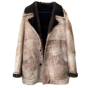 jaqueta de couro com la de carneiro