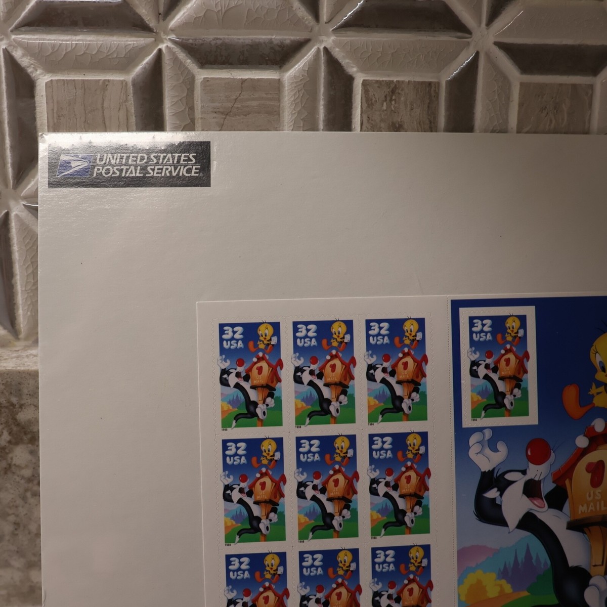 WB LOONEY TUNES TWEETY BIRD & SYLVESTER- 32¢ USPS USA STAMP SHEET