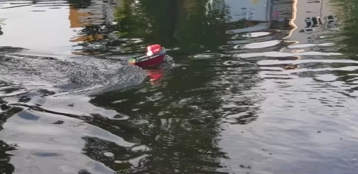 686 RC Tugboat 1/72 – Dual Motor, 2.4G Remote Control Boat Toy for Kids - Image 2 of 4