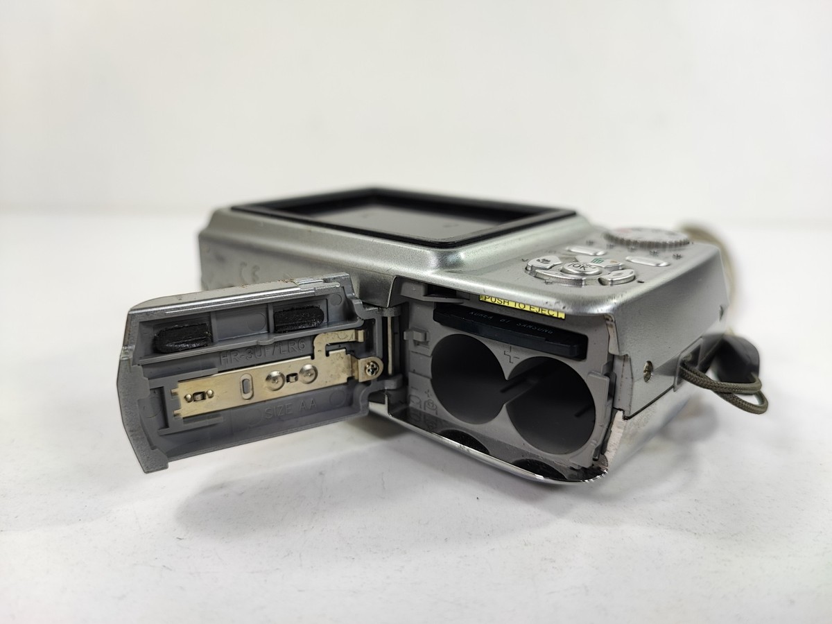 【美品】Fujifilm FinePix A900 シルバー　本体のみ Fujifilm FinePix A Series A900 9.0MP Digital Camera - Silver | eBay