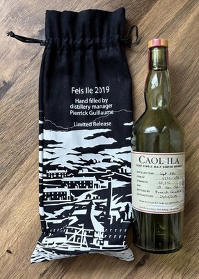 Caol Ila Feis Ile 2019 28 Jahre Handfüllung leere Flasche und Tasche