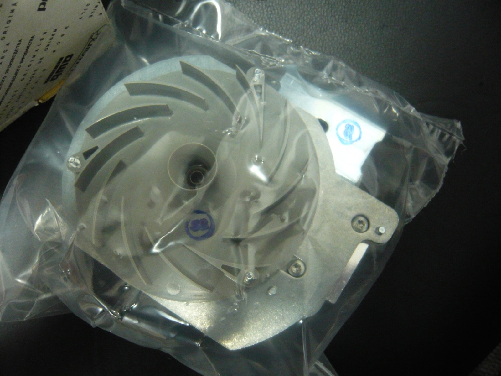 GLOWWORM 802172 / 0020018823 GAS VALVE NEW OLD STOCK