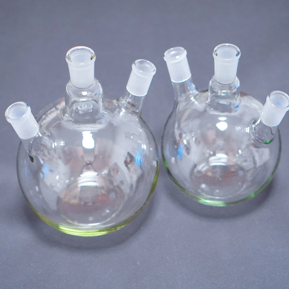 Laboratory glass flat bottom boiling flask 3-neck 24/40 joints 500 ml-3000 ml  - Image 3 of 4