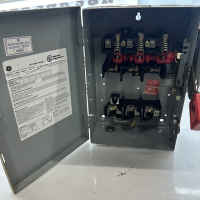 #ad GE 30 Amp 600V Fusible Safety Switch TH3361 $75.00