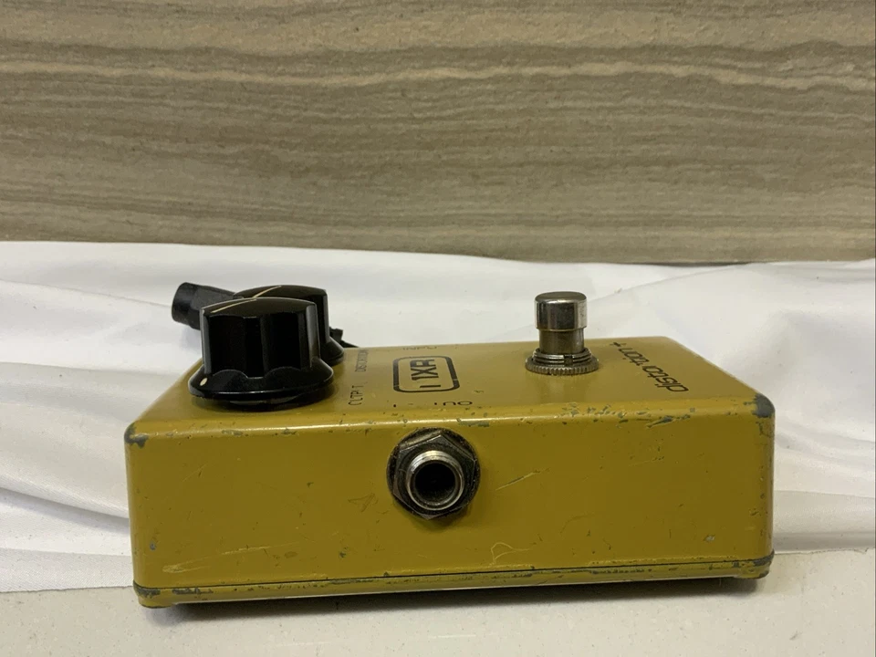 Pedal de efectos MXR Distortion Plus original vintage modificado para alimentación de CA Foto 3 de 4