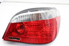 HELLA 2VP 008 679-141 Heckleuchte - Glühlampe - rechts - für u.a. BMW 5 (E60)