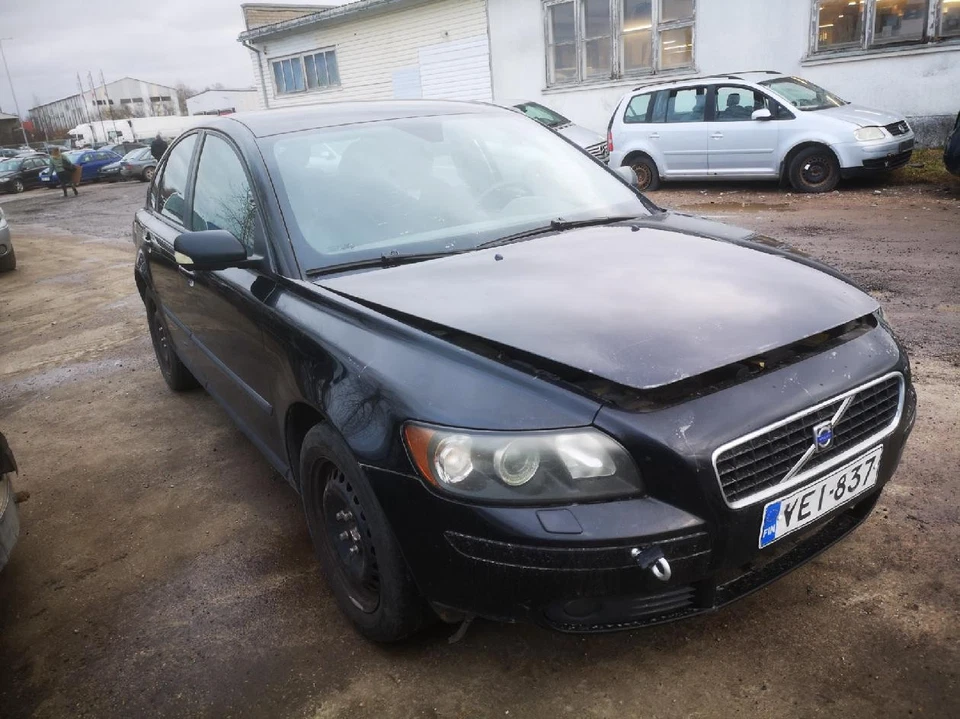 Placa de protección de frenos Volvo S40 2005 - trasera derecha usada, genuina #2349638-18 Foto 4 de 4