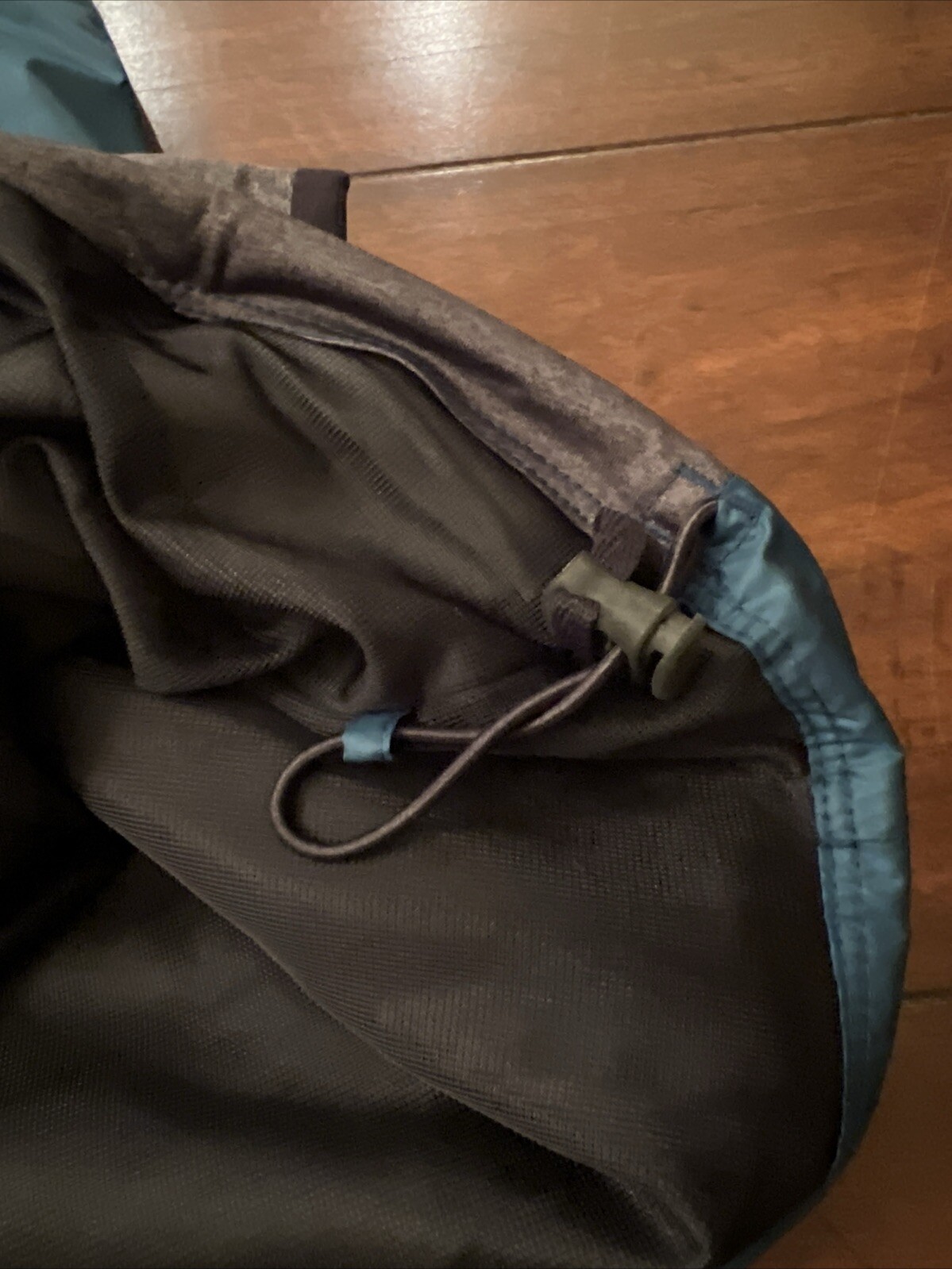 SACAI X NIKE Giacca a vento uomo Nike Golf elasticizzata taglia Med 1 4 zip nuova con etichetta. Teal con manica grigia