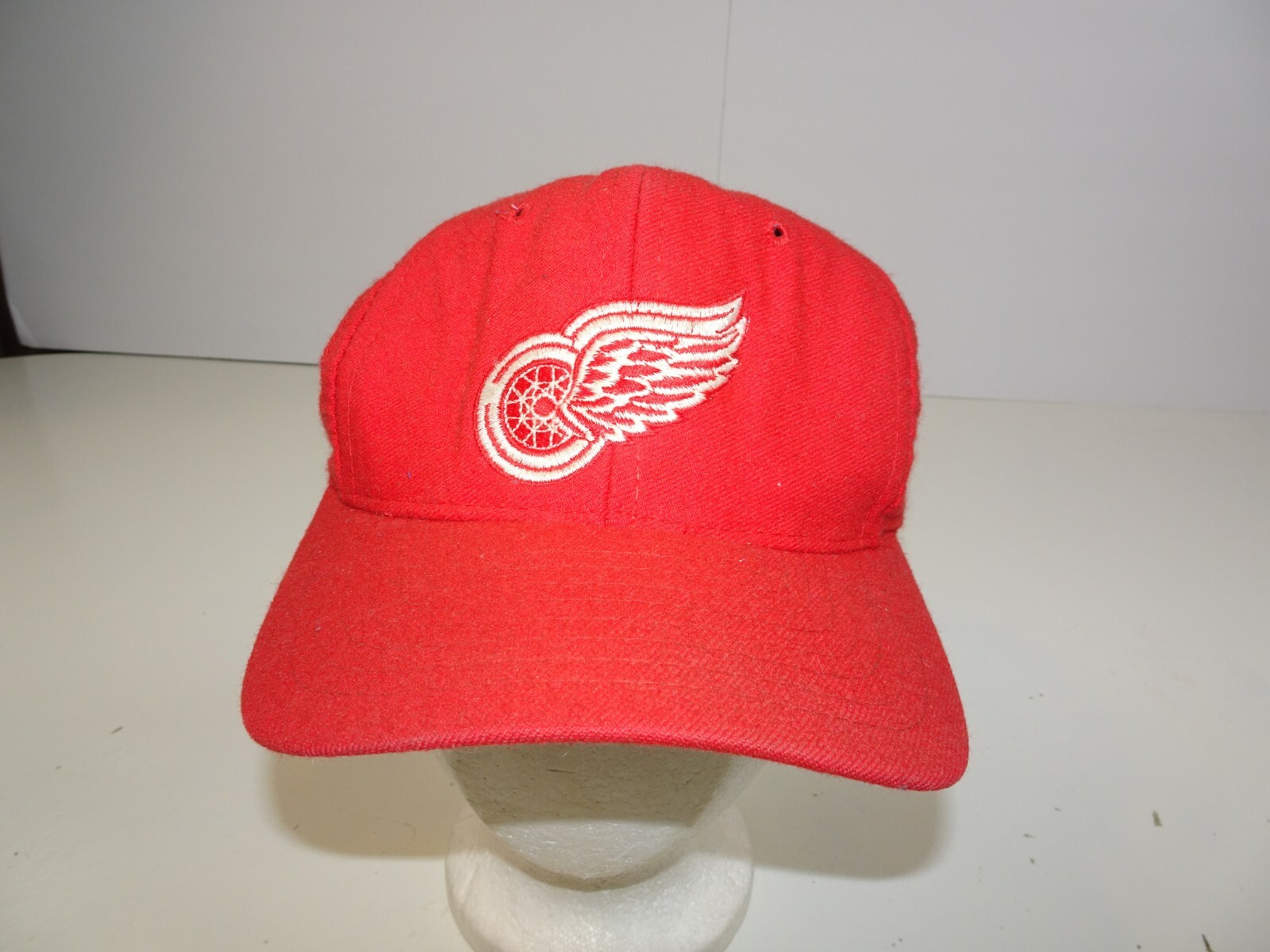 Vintage Red Wings NHL Hockey Snap Back 