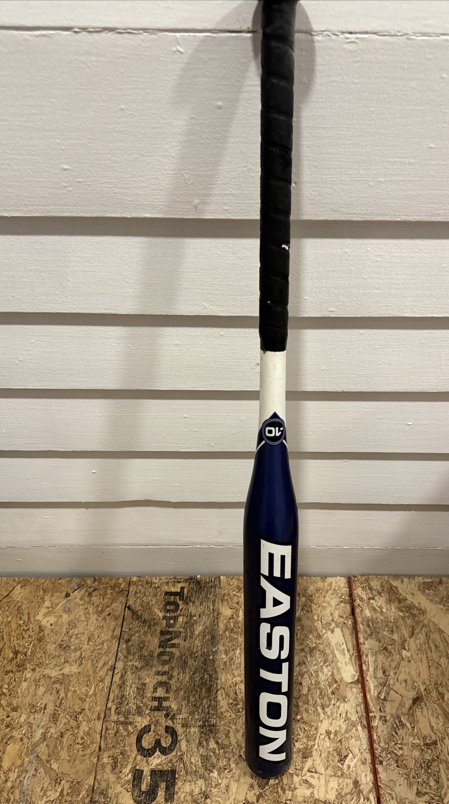 Easton Typhoon Fastpitch Softball Bat 31” 22oz 2 1/4 10 SK60B Black