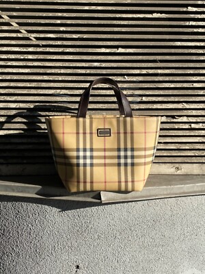 Burberry 新品未使用 トランク size L Medium Freya Tote in Natural/tan - Women, Canvas | Burberry® Official