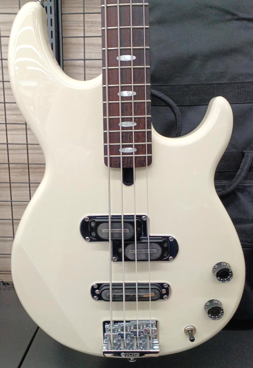YAMAHA Electric Bass BB1024 White P/J | eBay