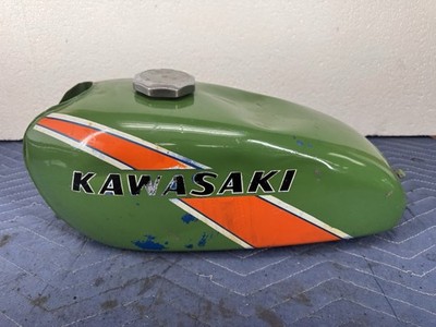 ラブーブー　Kawasaki オリーブグリーン燃料タンク　キャブ車用 1970s Kawasaki KE100 KE175 Green Blue Gas Fuel Tank w/Orange