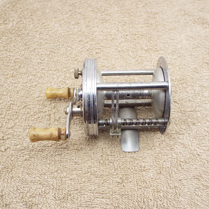 PFLUEGER TRUMP NO.1943 antique fishing reels vintage