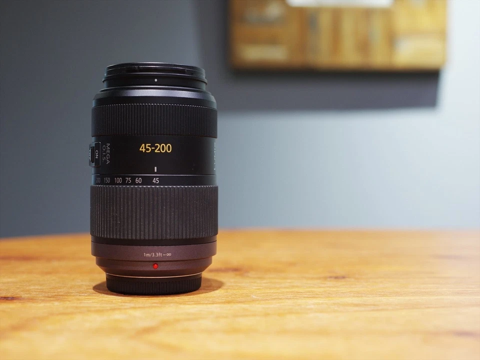 Panasonic telephoto zoom lens for Micro Four Thirds Lumix G VARIO 45-200mm/F4.0- - Image 4 of 4