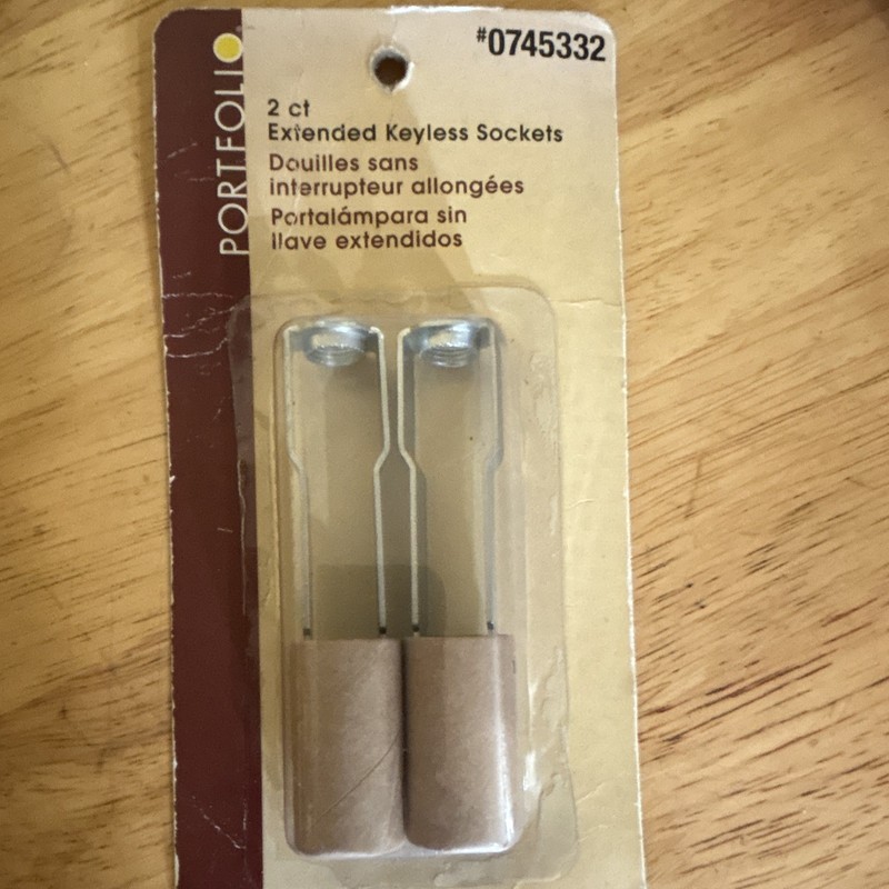 Portfolio Extended Keyless Light Sockets 2-Pack 1/8-IP Candelabra 125V 250W