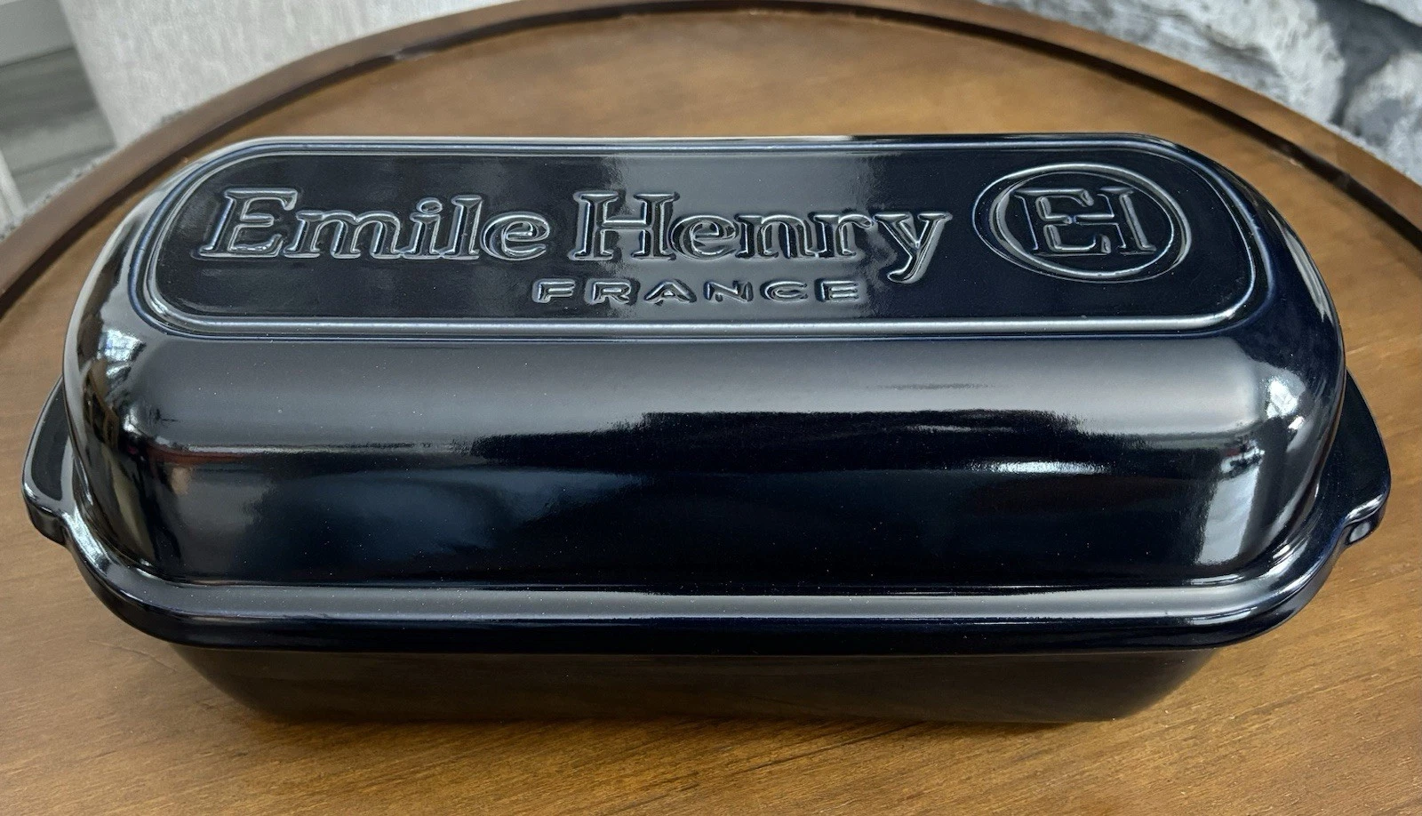 Emile Henry French Ceramic Italian Bread Loaf Baker. Black. France. Flaw Line.
