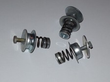 Federn/Stoßdämpfer für Chassis aus DUAL Party 300 - Plattenspieler Ersatzteil