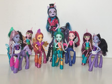 Monster High Avea Trotter & (8) Frightmares bundle