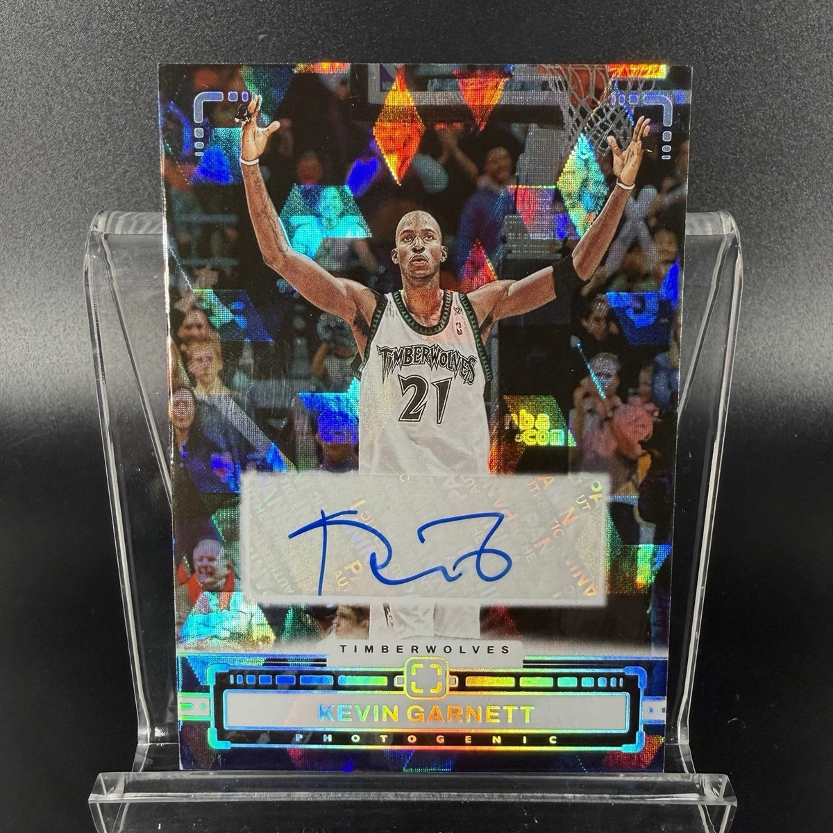 Kevin Garnett Basketball Autographed Sports Trading Cards