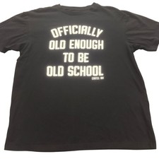 Camiseta gráfica Cartel Ink para hombre negra oficialmente vieja lo suficientemente vieja para ser de la vieja escuela L