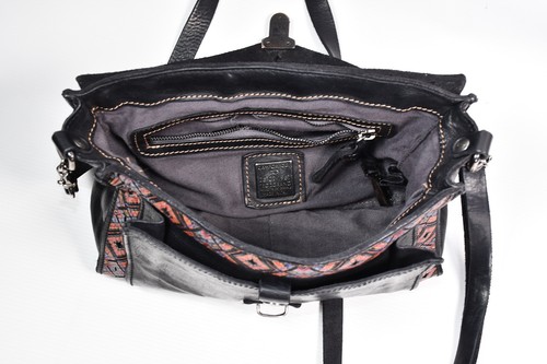 Borsa a tracolla Campomaggi in pelle con borchie stampa azteca borsetta donna - Foto 11 di 11