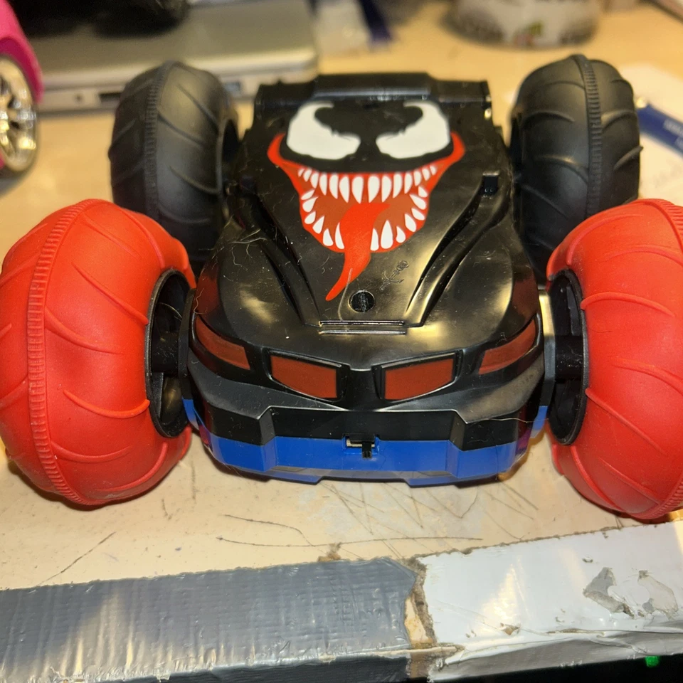 Marvel Spider-Man Venom Vs Spiderman  NO REMOTE - Image 3 of 4