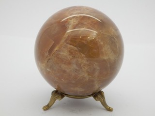 Mondstein Kugel poliert aus Madagaskar ca 7 6 cm ca 0 61 kg